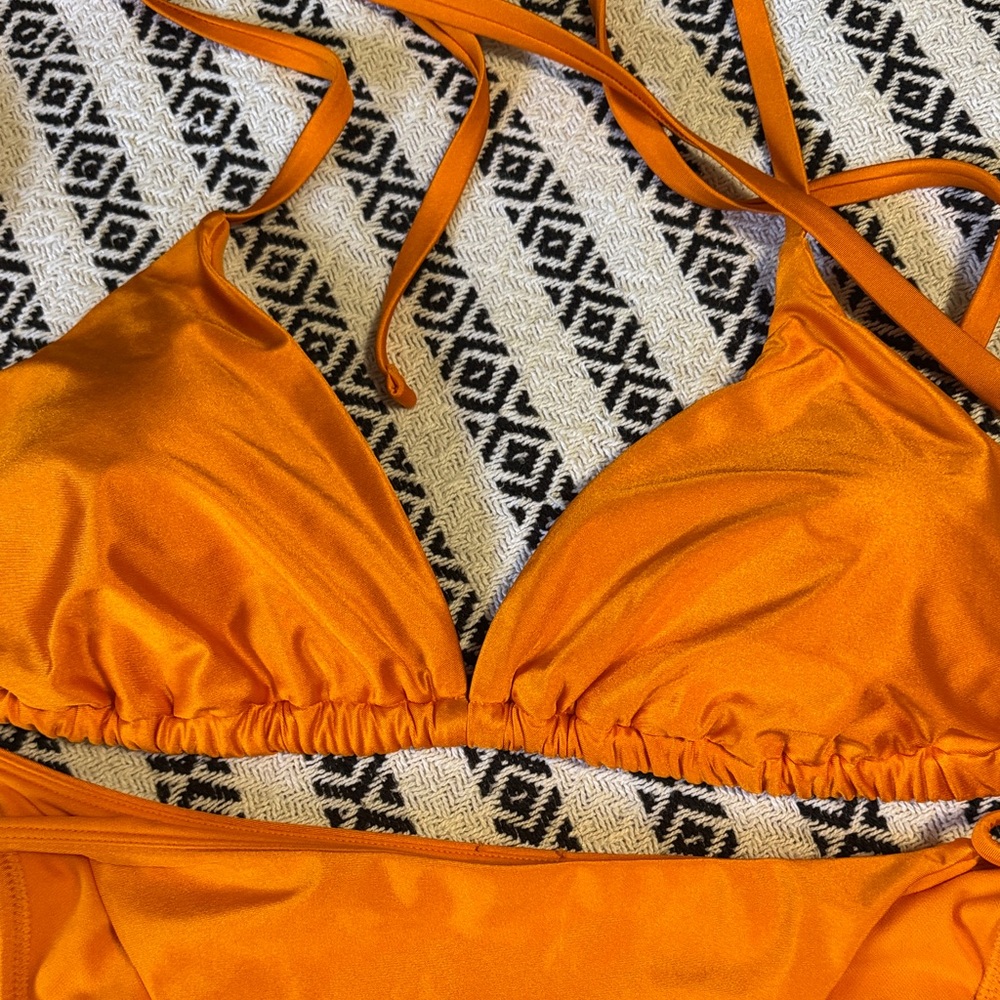 Vibrant Orange Bikini Set - Picture 3 of 4